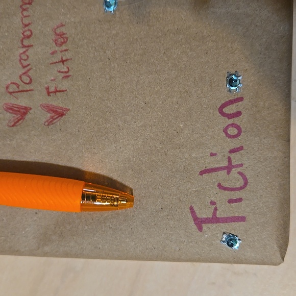 Blind date with a thrifted book leg35 - Picture 3 of 4